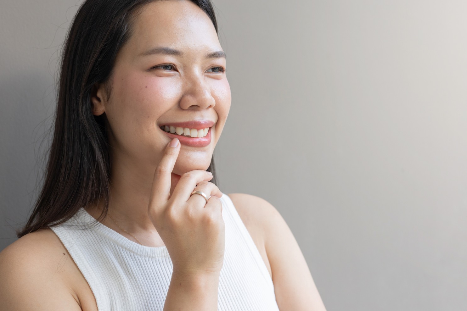 Aligners vs Veneers